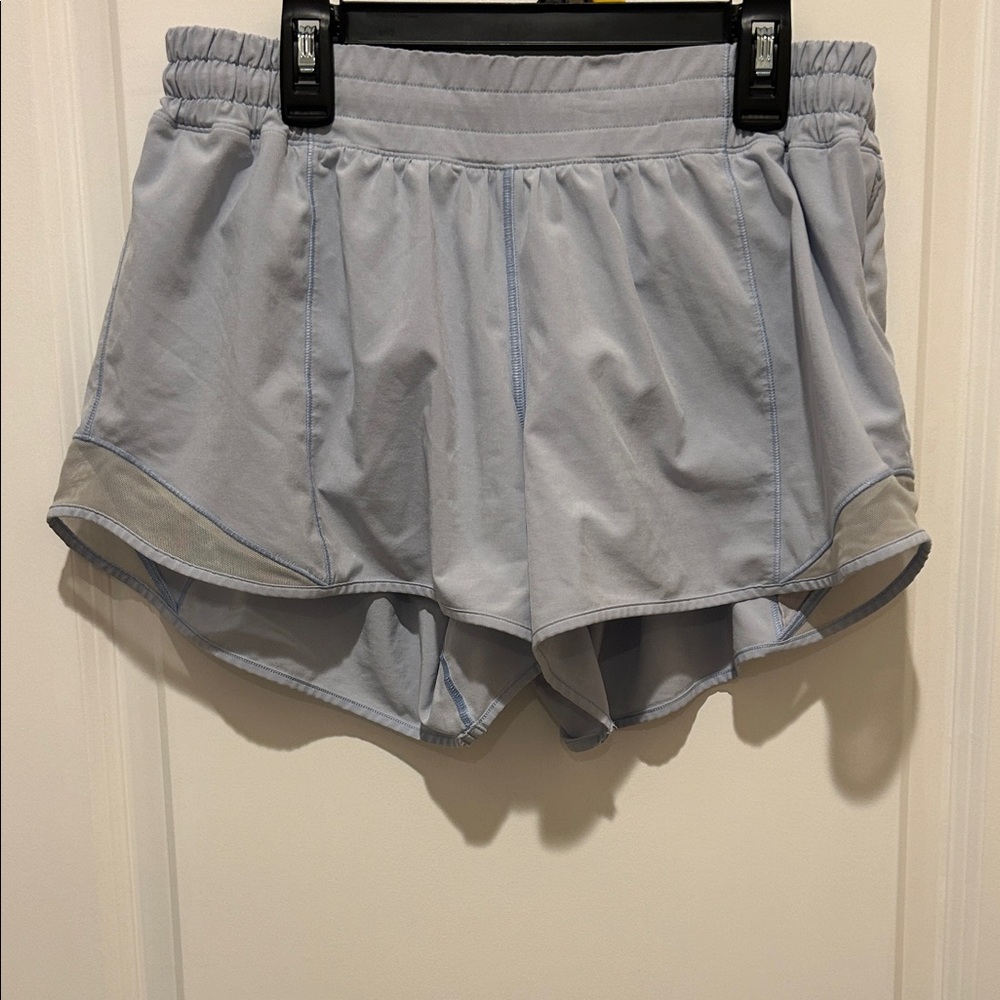 Lululemon Hotty Hot Low Rise shorts